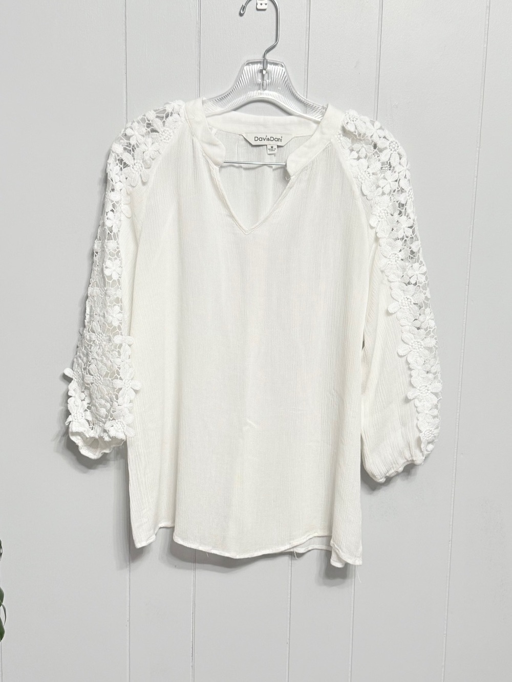 #19) DAVI & DANI White Floral Lace Sleeve V-Notch Blouse